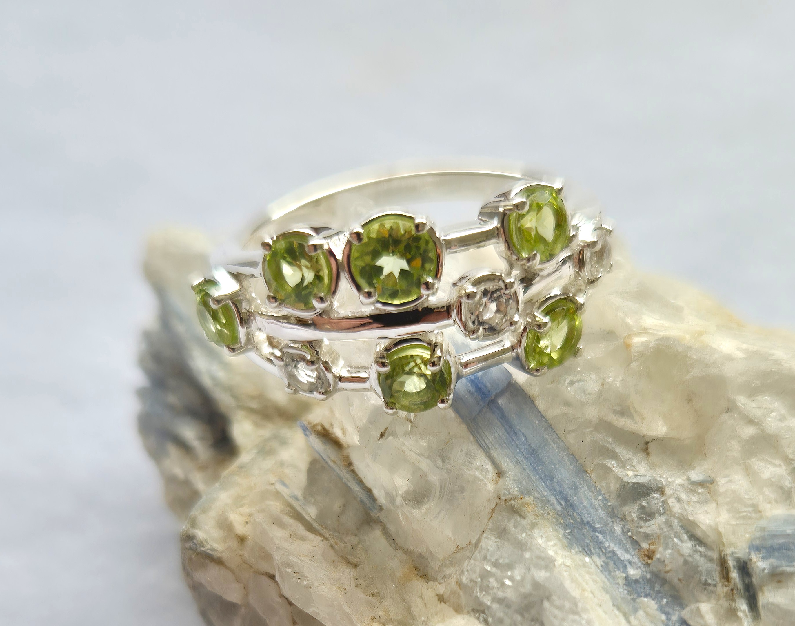 Peridot & White Topaz Ring