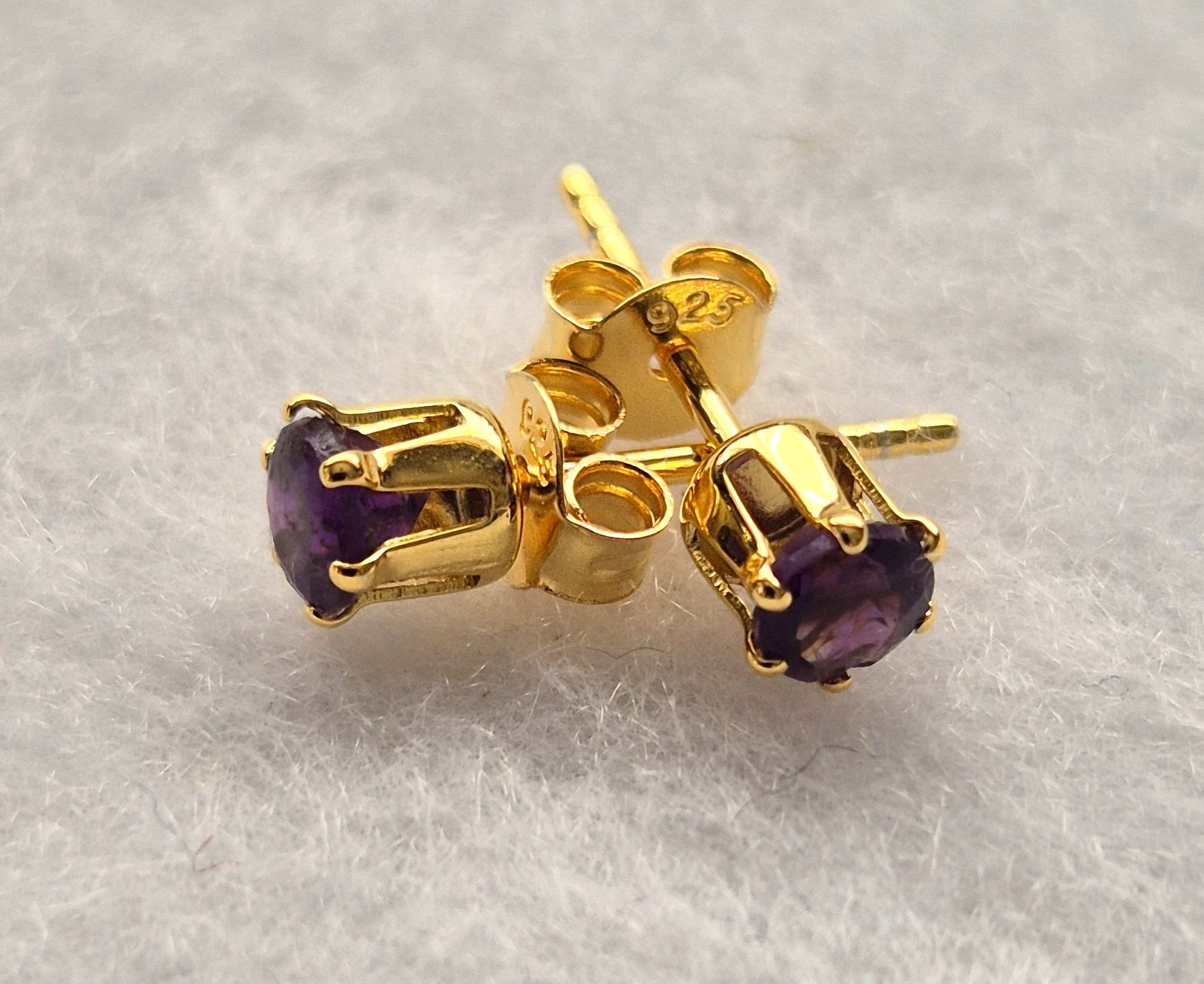 Amethyst Studs - Gold