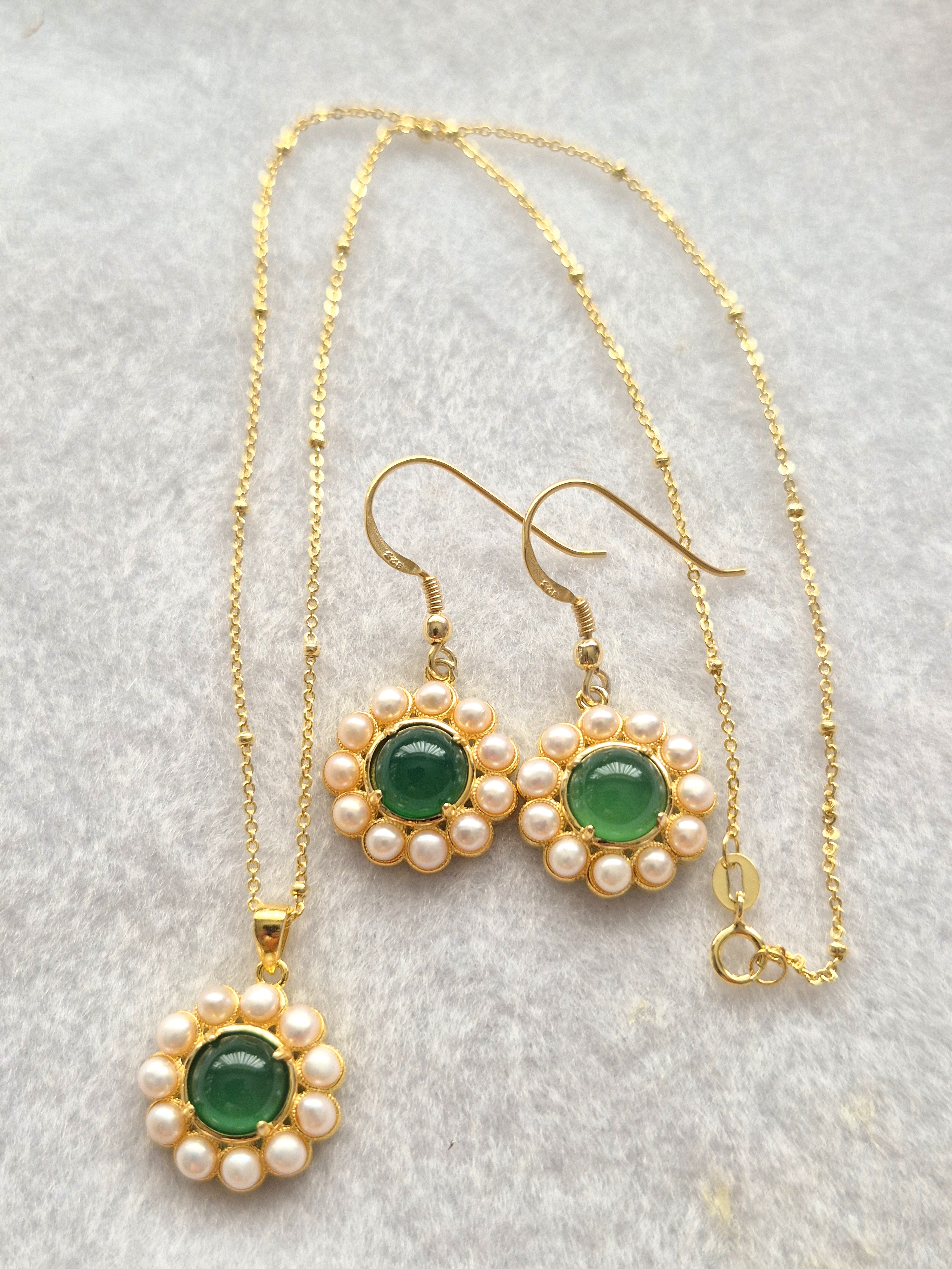Green Onyx & Freshwater Pearl Suite