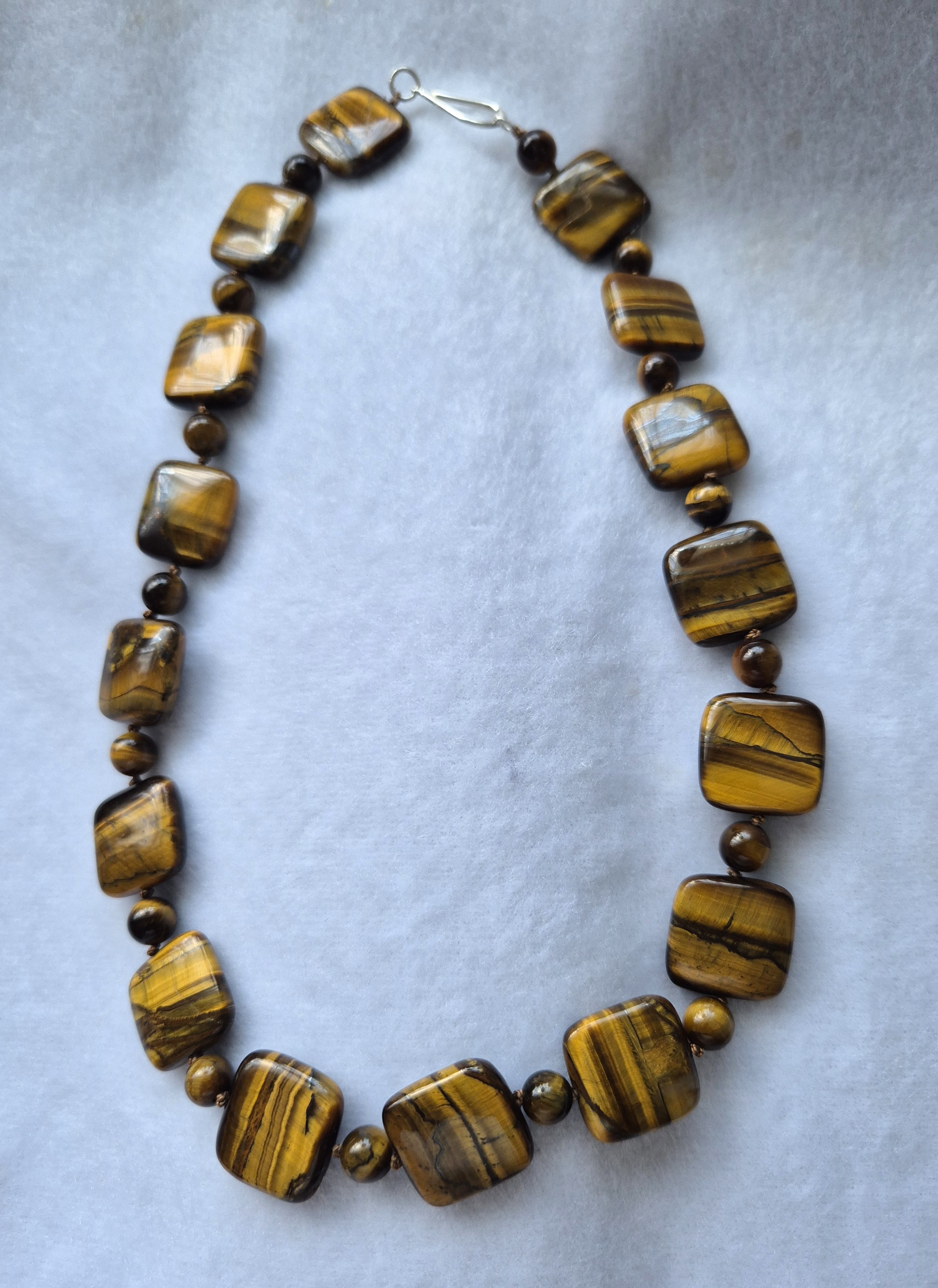 Knotted Tiger's Eye Squares