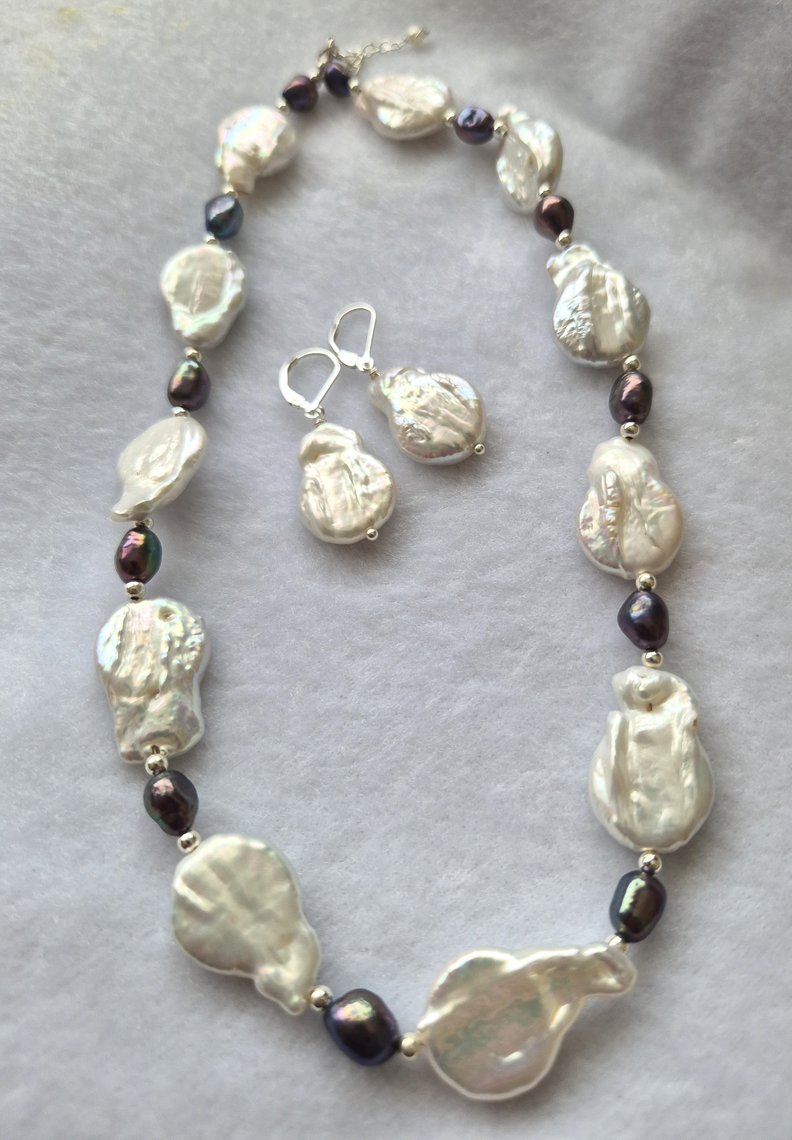 Large Biwa and Black Freshwater Pearl